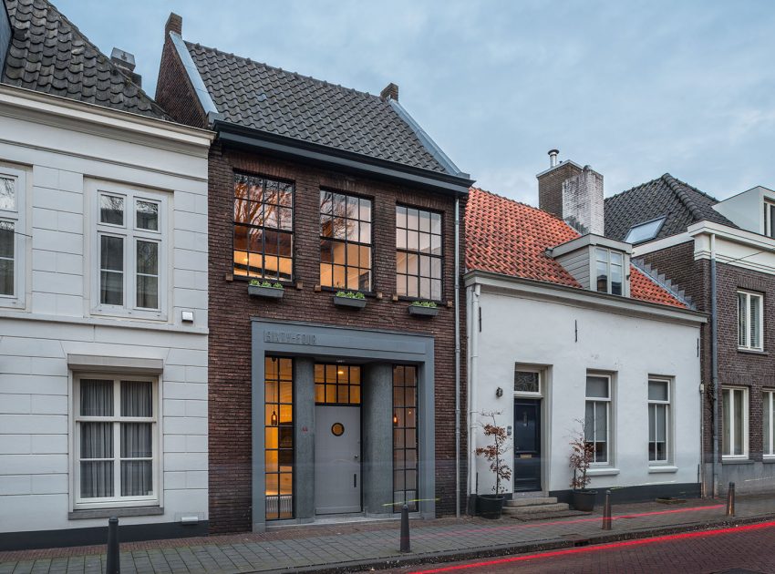 A Former Office and Workshop Turned into a Light-Filled Contemporary Loft in The Netherlands by EVA architecten (12)