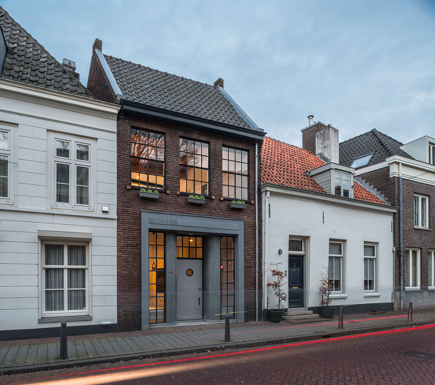 A Former Office and Workshop Turned into a Light-Filled Contemporary Loft in The Netherlands by EVA architecten (12)