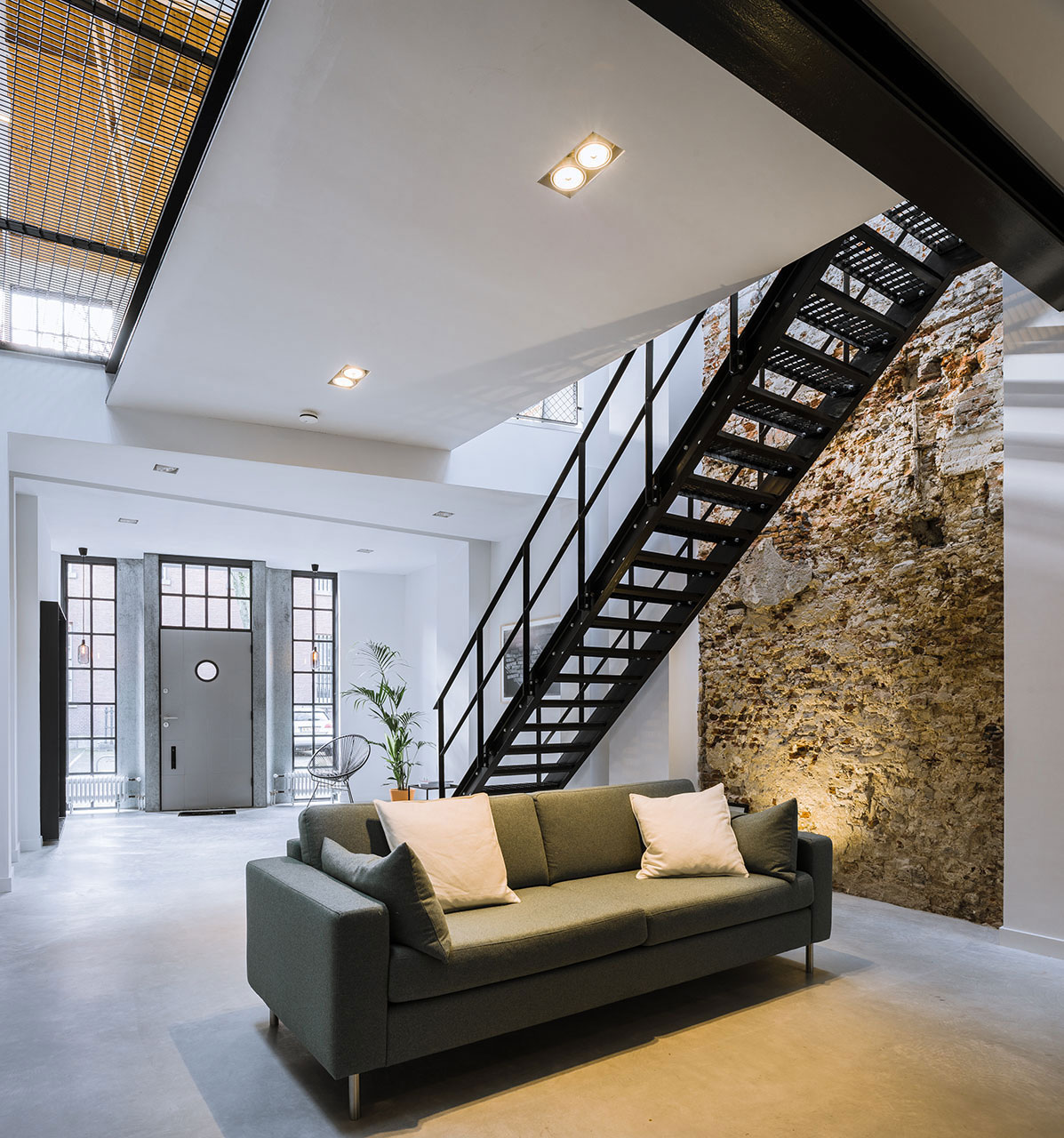 A Former Office and Workshop Turned into a Light-Filled Contemporary Loft in The Netherlands by EVA architecten (2)
