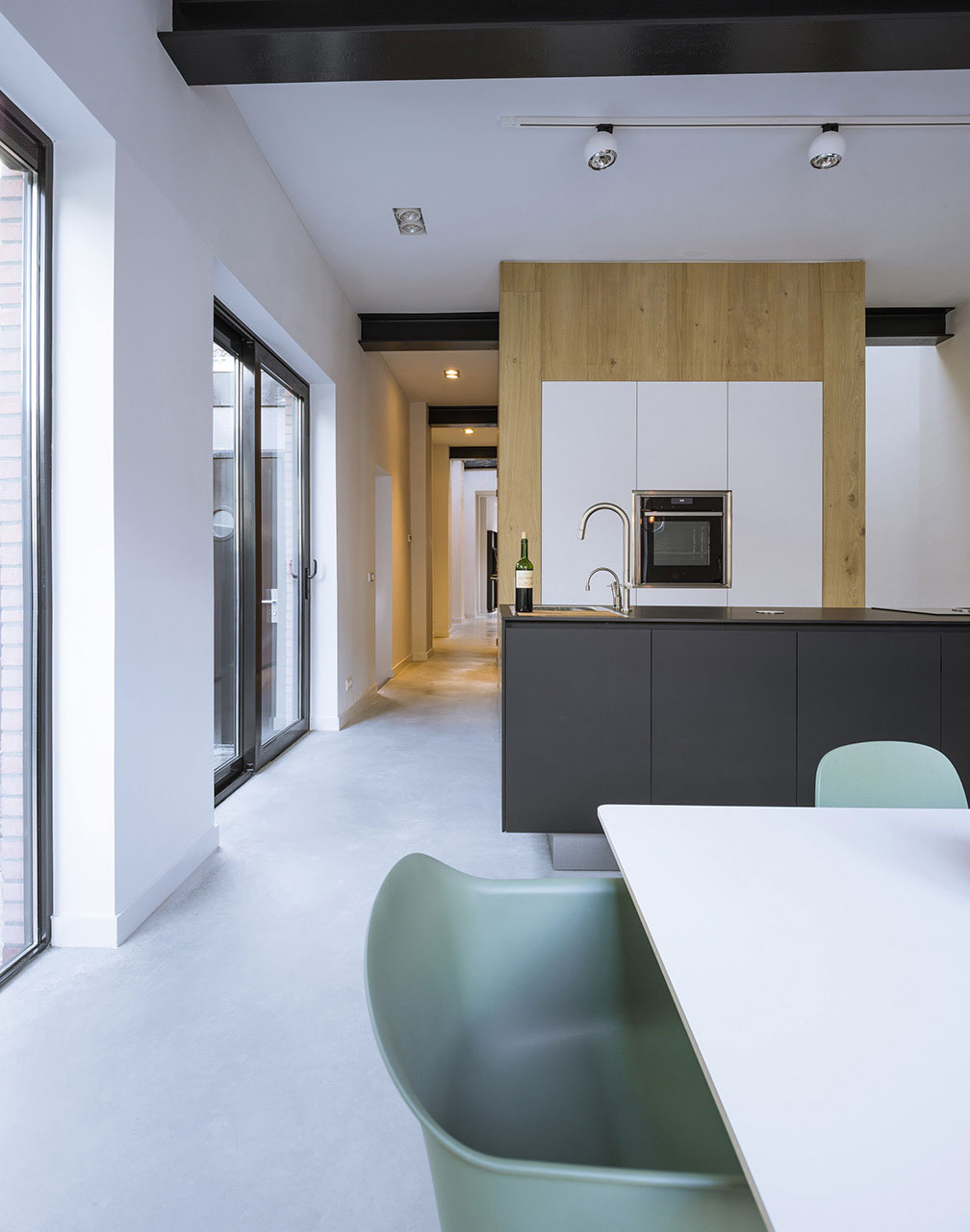 A Former Office and Workshop Turned into a Light-Filled Contemporary Loft in The Netherlands by EVA architecten (3)
