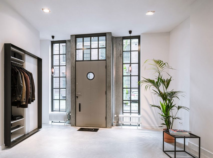 A Former Office and Workshop Turned into a Light-Filled Contemporary Loft in The Netherlands by EVA architecten (4)