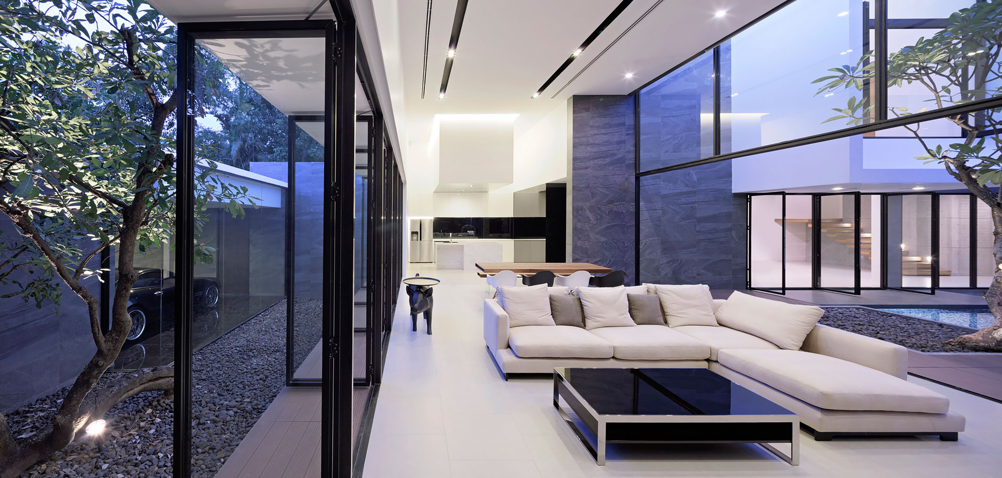 A Fresh Contemporary Home with Stylish and Dramatic Views in Bangkok by Ayutt and Associates Design (15)