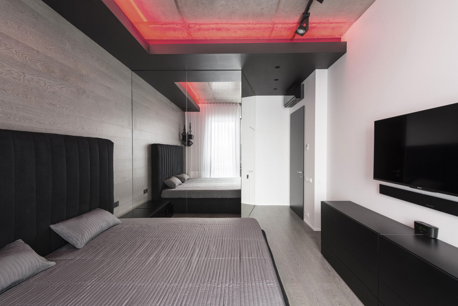 A Futuristic Modern Apartment with Neon Accent Lights in Moscow by Geometrix Design (21)