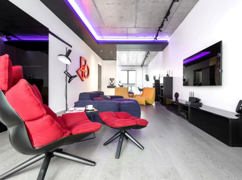 A Futuristic Modern Apartment with Neon Accent Lights in Moscow by Geometrix Design (9)