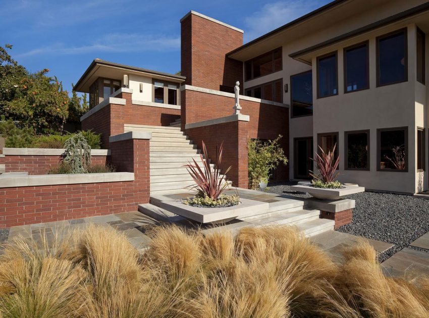 An Elegant House Features a Lovely Combination Between Traditional and Modern Style in Laguna Hills by Whipple Russell Architects (7)