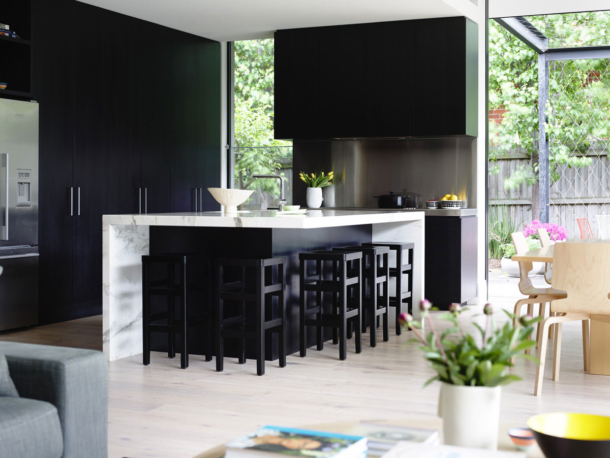 A Home with Sophisticated Interiors and an Abundant of Natural Light in Elwood by Foong + Sormann (6)