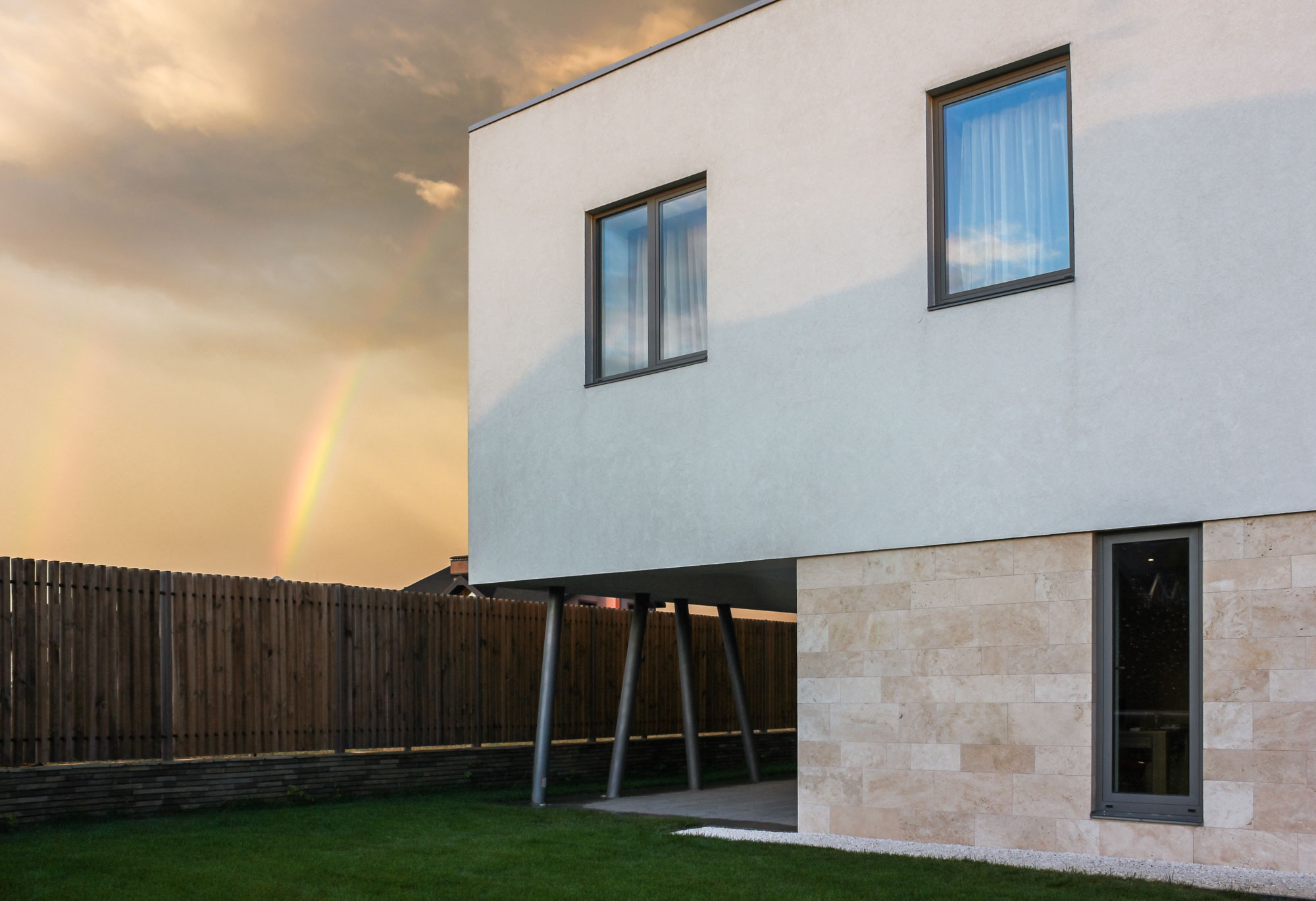 A House with Strict Geometry on Facades with Arrhythmic Columns in the Suburbs of Kiev by Kupinskiy & Partners (23)
