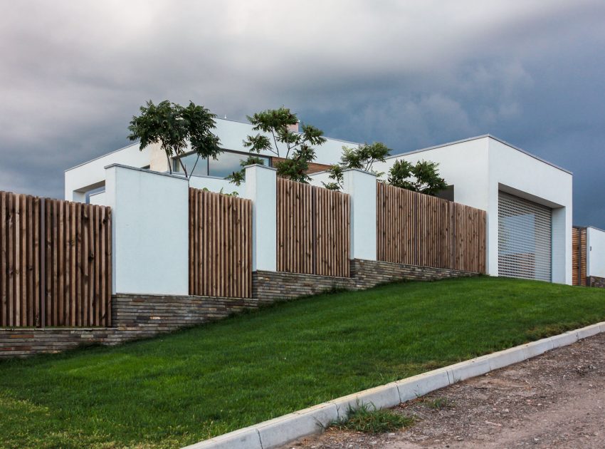 A House with Strict Geometry on Facades with Arrhythmic Columns in the Suburbs of Kiev by Kupinskiy & Partners (4)