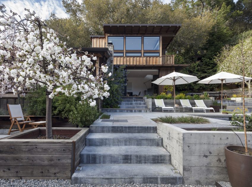 A Rustic Modern House with Pool Terrace and Garage with Green Roof in San Rafael by Feldman Architecture (1)