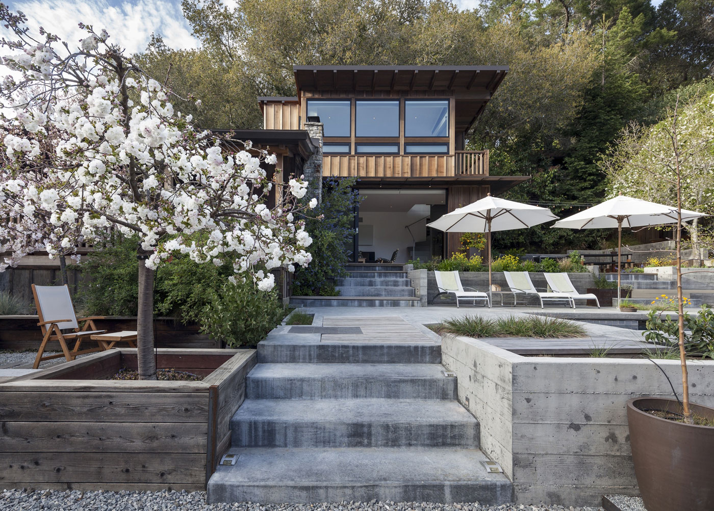 A Rustic Modern House with Pool Terrace and Garage with Green Roof in San Rafael by Feldman Architecture (1)