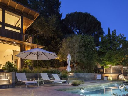 A Rustic Modern House with Pool Terrace and Garage with Green Roof in San Rafael by Feldman Architecture (12)