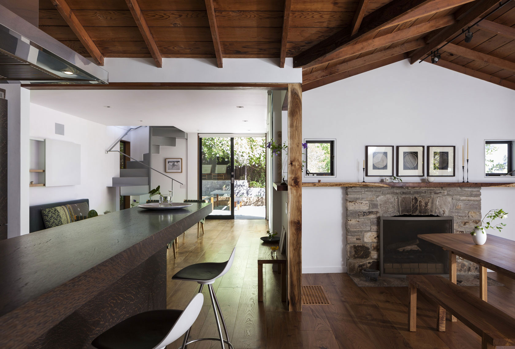 A Rustic Modern House with Pool Terrace and Garage with Green Roof in San Rafael by Feldman Architecture (7)