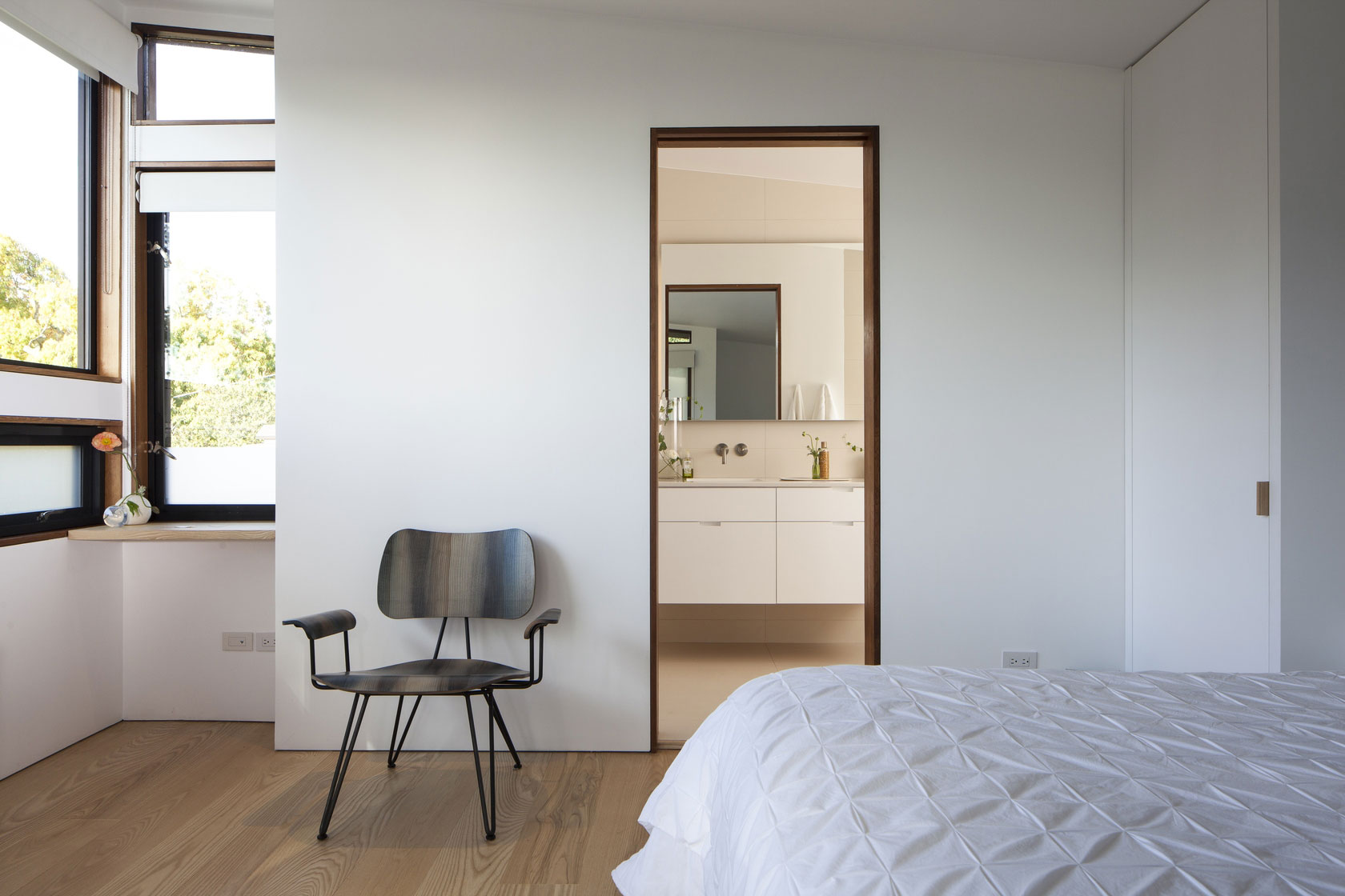 A Rustic Modern House with Pool Terrace and Garage with Green Roof in San Rafael by Feldman Architecture (9)