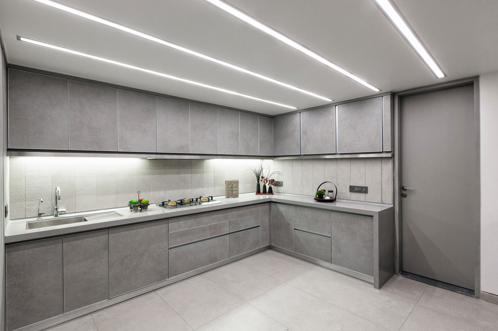 A Lavish Modern Penthouse with Futuristic Interiors in the Indian City of Ahmedabad by Apical Reform (4)