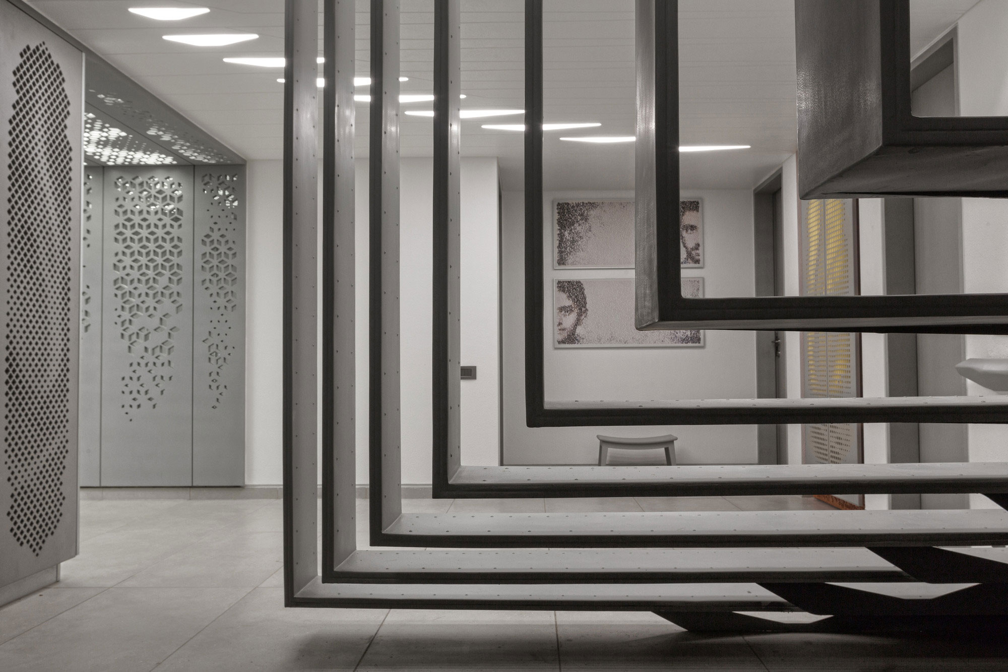 A Lavish Modern Penthouse with Futuristic Interiors in the Indian City of Ahmedabad by Apical Reform (6)