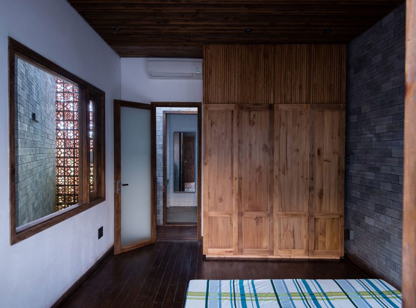 A Light-Filled Contemporary Home for Three Buddhists in Ho Chi Minh, Vietnam by H.A (15)