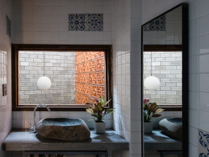 A Light-Filled Contemporary Home for Three Buddhists in Ho Chi Minh, Vietnam by H.A (18)