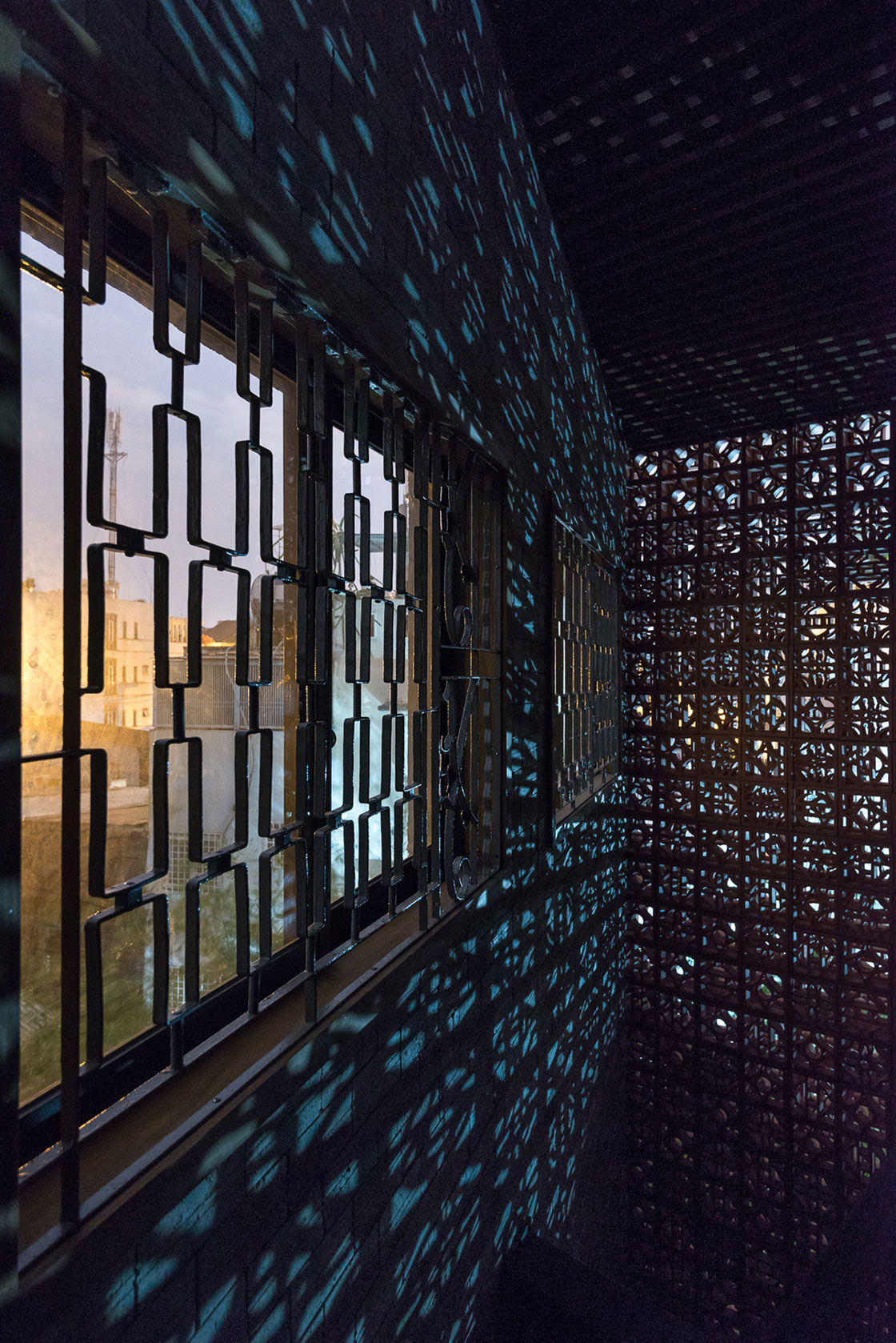 A Light-Filled Contemporary Home for Three Buddhists in Ho Chi Minh, Vietnam by H.A (20)