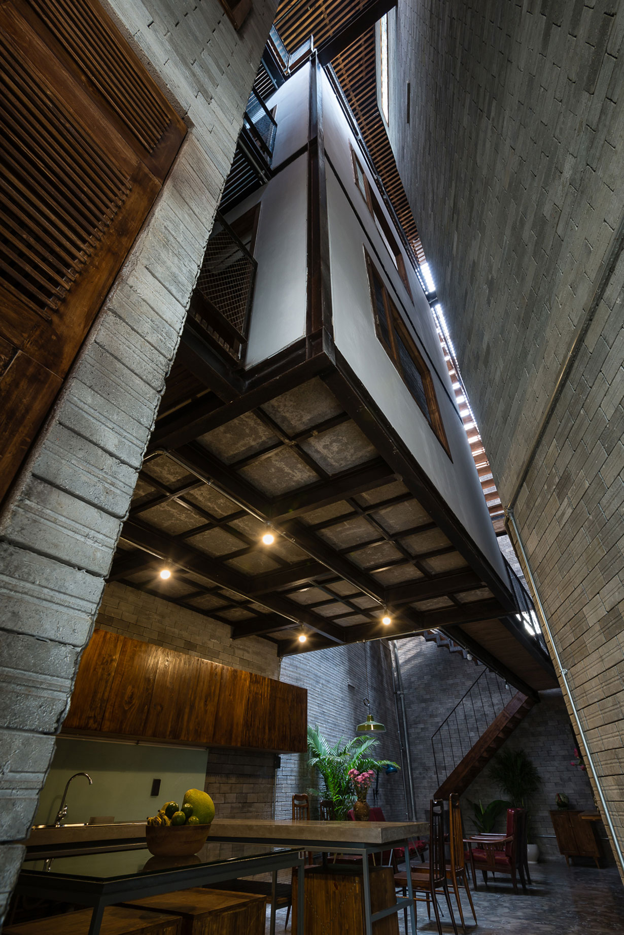 A Light-Filled Contemporary Home for Three Buddhists in Ho Chi Minh, Vietnam by H.A (5)