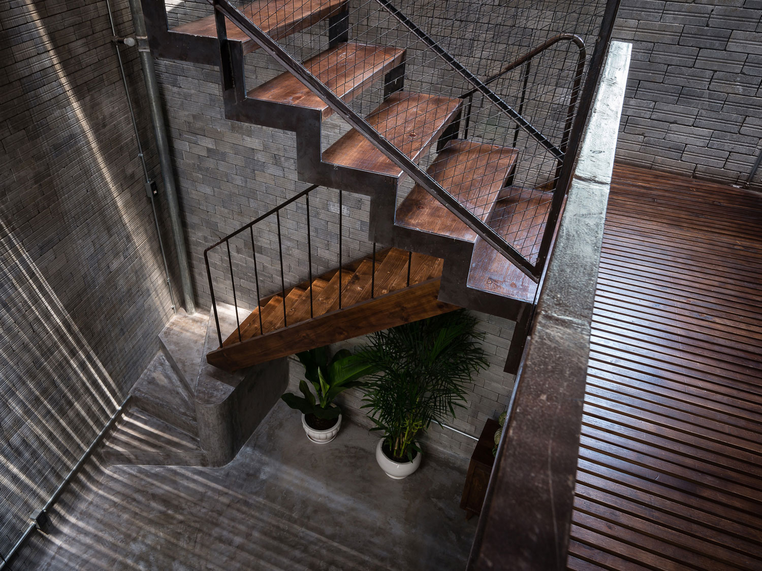 A Light-Filled Contemporary Home for Three Buddhists in Ho Chi Minh, Vietnam by H.A (8)