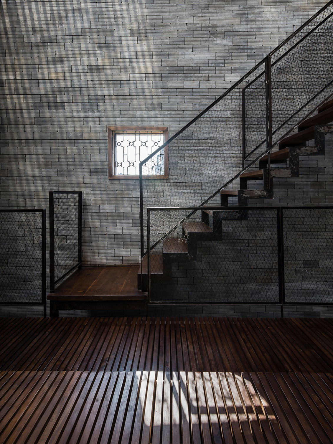 A Light-Filled Contemporary Home for Three Buddhists in Ho Chi Minh, Vietnam by H.A (9)