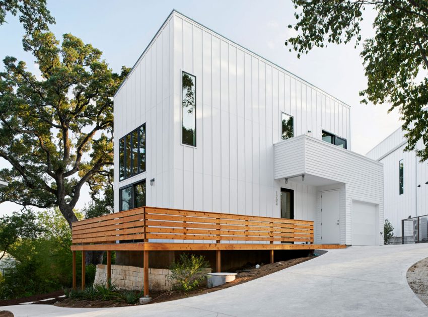 A Light and Bright Contemporary Home Surrounded by Lush Vegetation in Austin, Texas by Derrington Building Studio (1)