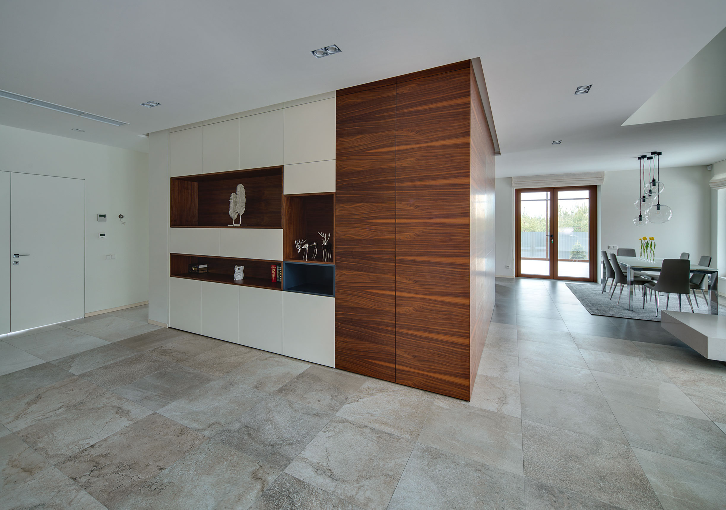 A Light and Spacious Home with an Exquisite Interior in Kiev by Prodan Design & Kirill Konstantinov (3)