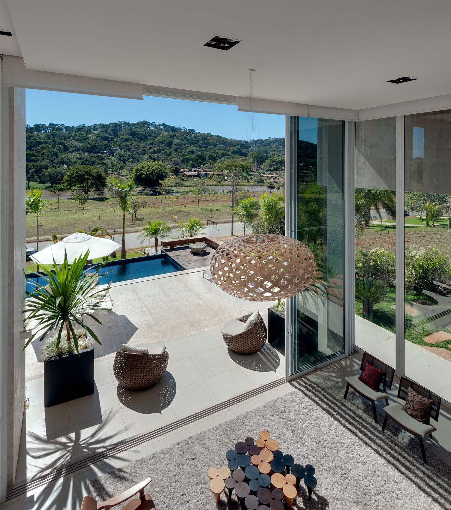 A Luminous Contemporary Home for a Young Couple with Two Children in Goiás by Dayala + Rafael Arquitetura (12)