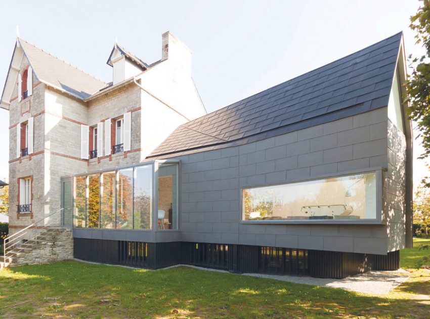 A Luminous Contemporary Home with Stunning Living Room in Saint-Cast-le-Guildo, France by Feld Architecture (1)