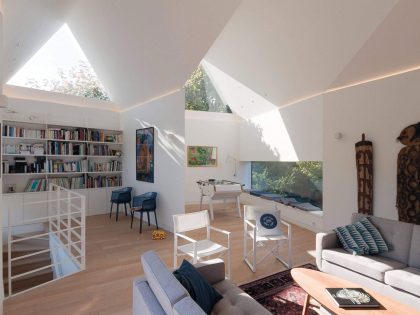 A Luminous Contemporary Home with Stunning Living Room in Saint-Cast-le-Guildo, France by Feld Architecture (10)