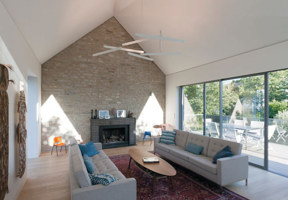 A Luminous Contemporary Home with Stunning Living Room in Saint-Cast-le-Guildo, France by Feld Architecture (7)