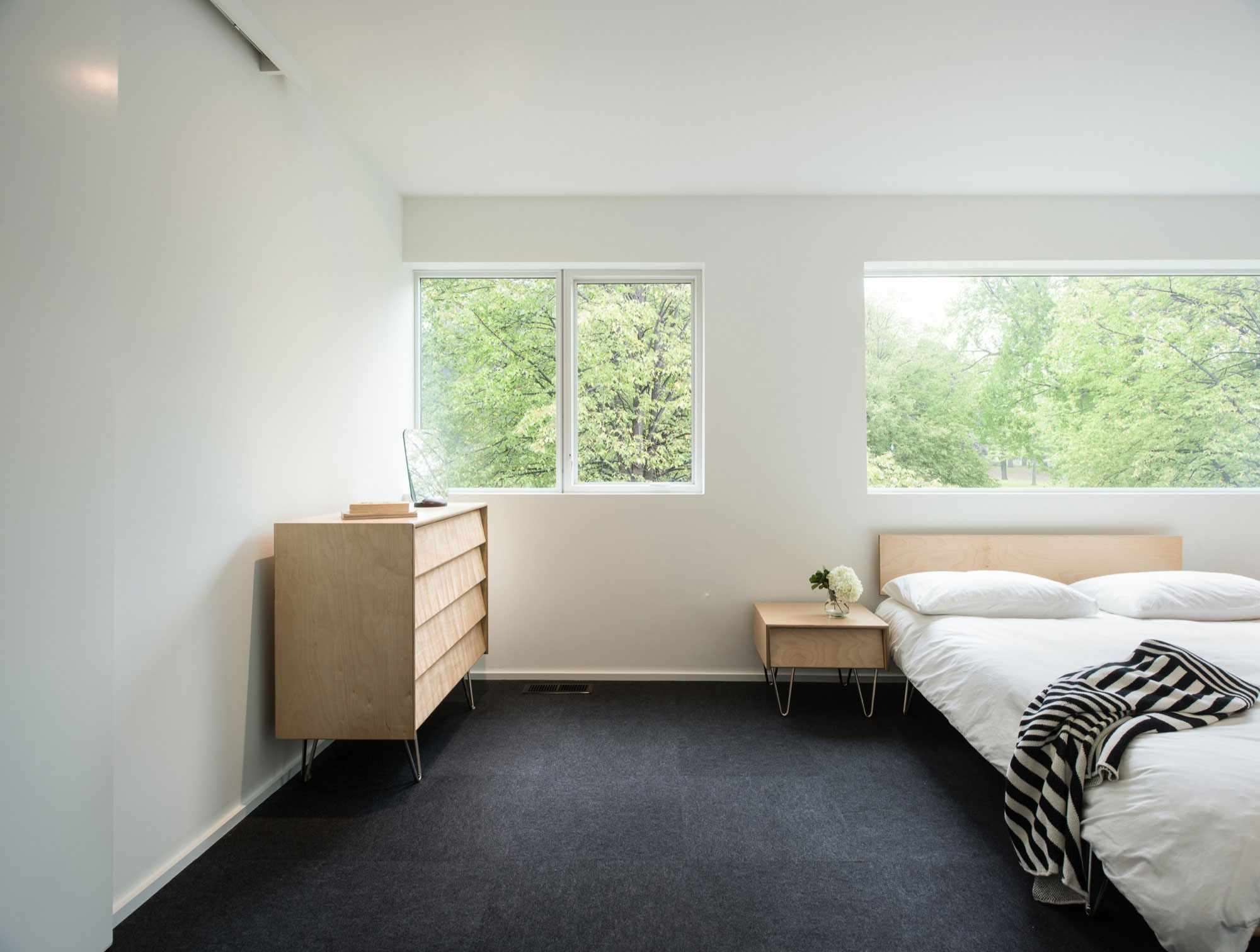 A Luminous Modern Home with Monochrome Palette in Saint Paul, Minnesota by D/O (20)
