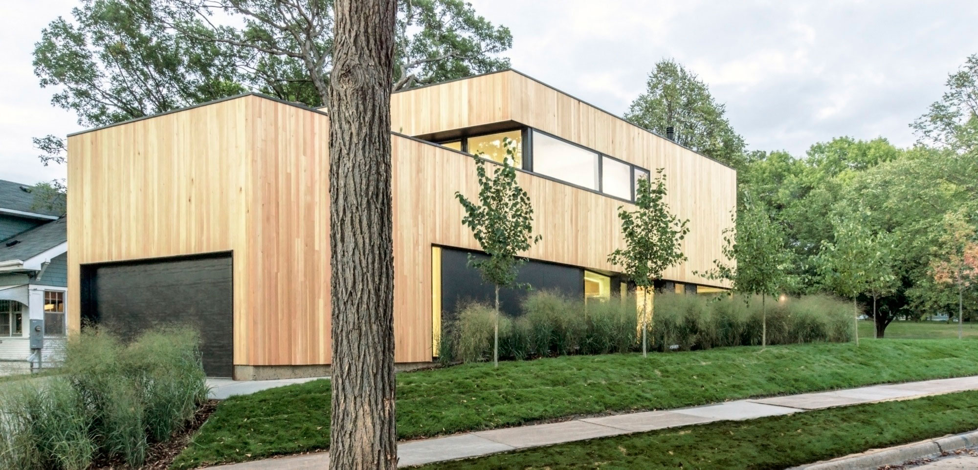 A Luminous Modern Home with Monochrome Palette in Saint Paul, Minnesota by D/O (8)