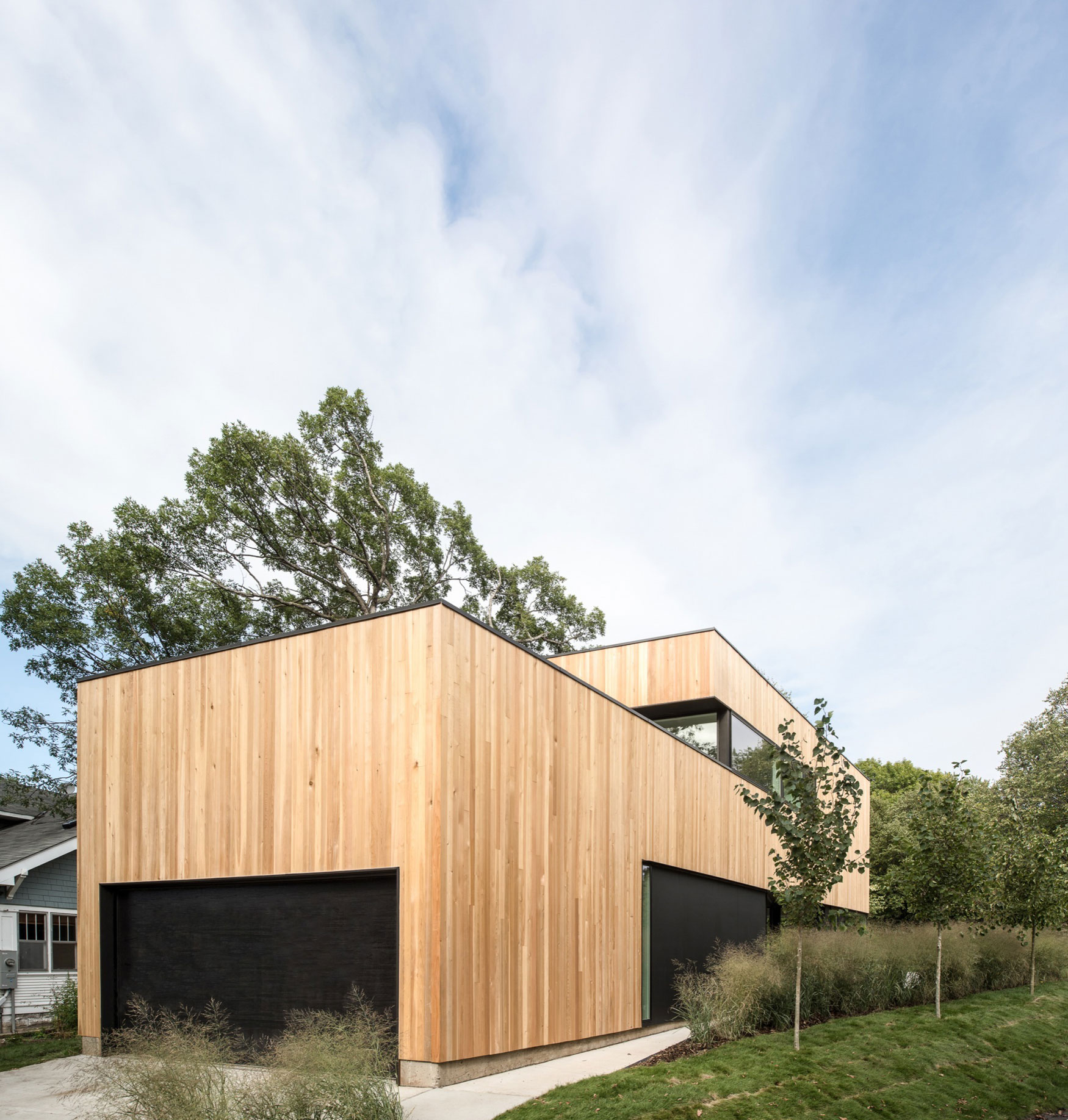 A Luminous Modern Home with Monochrome Palette in Saint Paul, Minnesota by D/O (9)