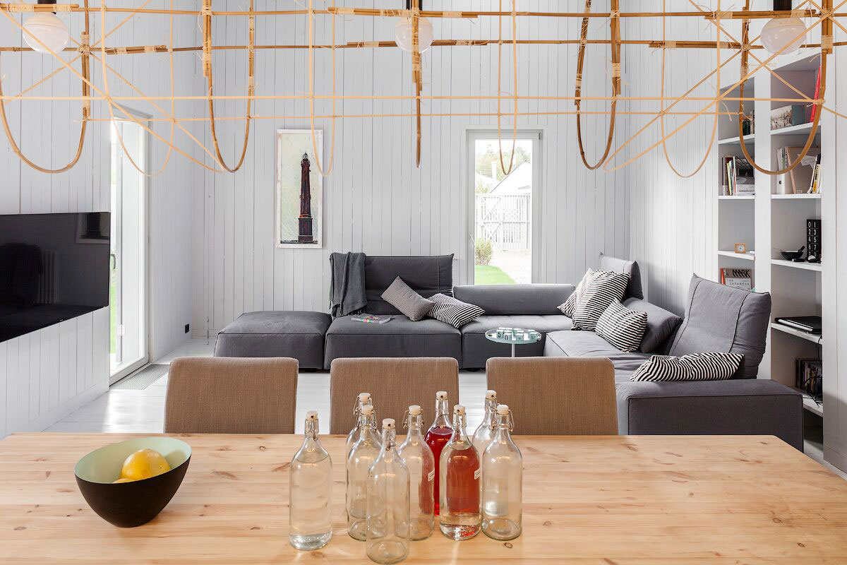 A Crisp, Bright and Monochrome Home for the Architect and His Family in Moscow by Alexey Ilyin (13)