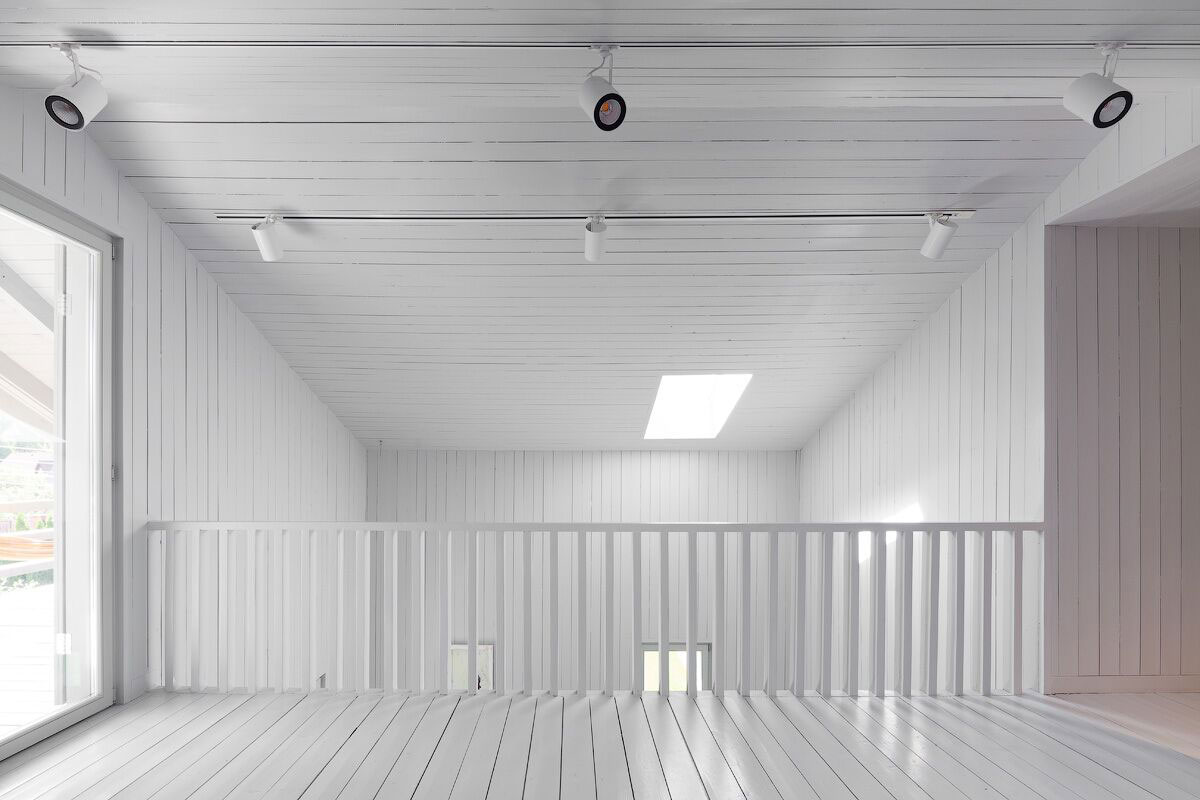 A Crisp, Bright and Monochrome Home for the Architect and His Family in Moscow by Alexey Ilyin (16)