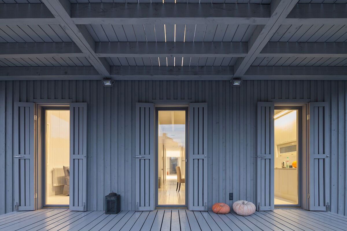 A Crisp, Bright and Monochrome Home for the Architect and His Family in Moscow by Alexey Ilyin (33)