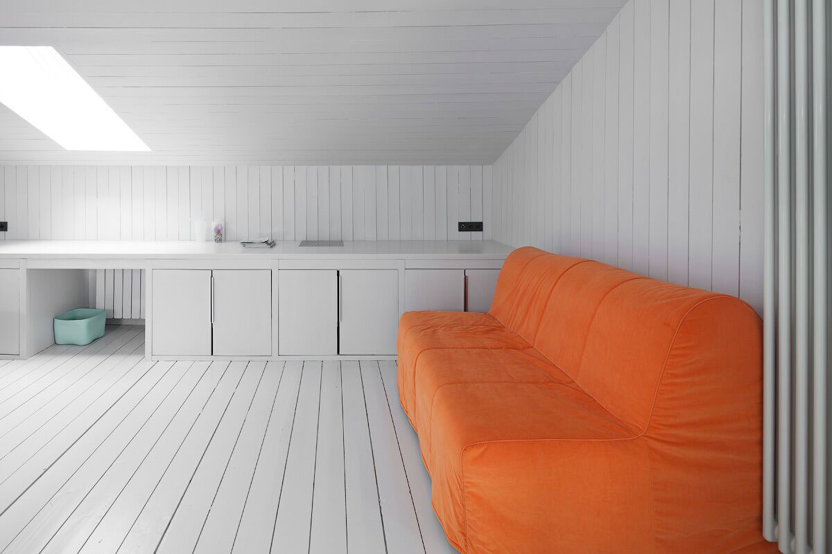 A Crisp, Bright and Monochrome Home for the Architect and His Family in Moscow by Alexey Ilyin (7)