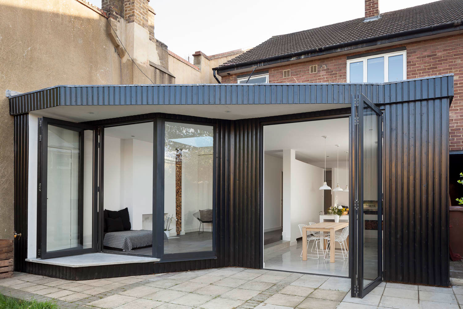 A Luminous Semi-Detached Home with Welcoming and Functionality Interiors in London by Scenario Architecture (2)