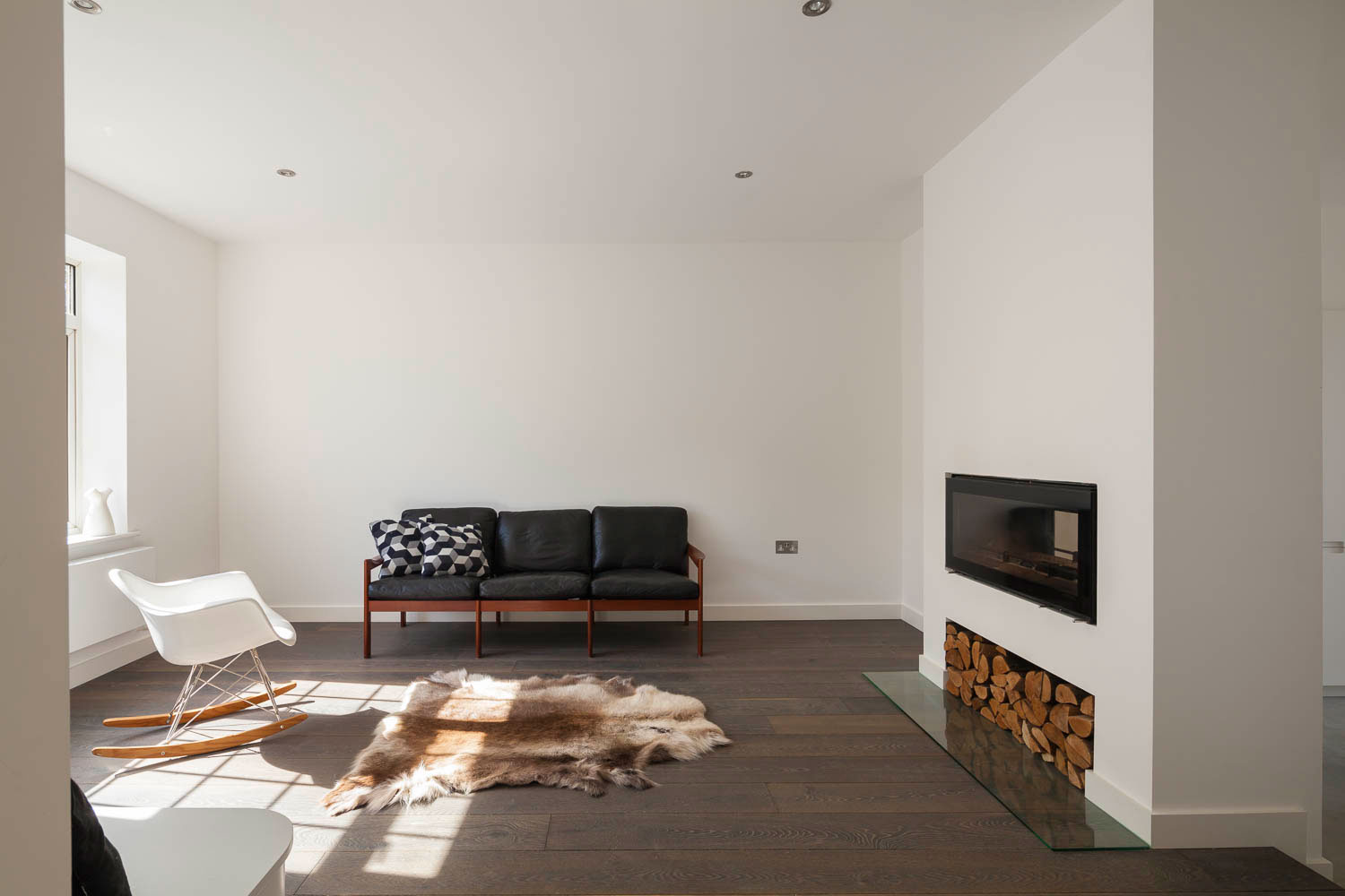 A Luminous Semi-Detached Home with Welcoming and Functionality Interiors in London by Scenario Architecture (3)