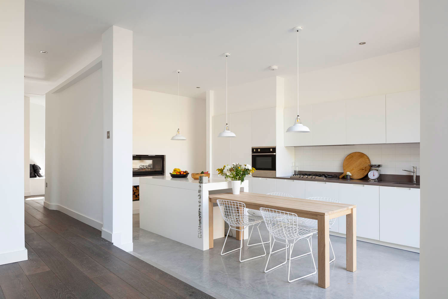 A Luminous Semi-Detached Home with Welcoming and Functionality Interiors in London by Scenario Architecture (8)