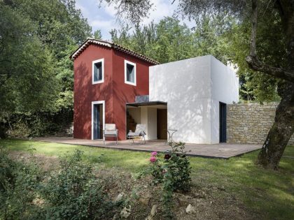 A Luminous and Elegant Contemporary Rural Home in Sclos de Contes, France by Cyril Chenebeau Architecte (1)