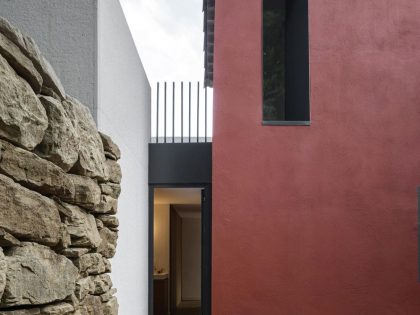 A Luminous and Elegant Contemporary Rural Home in Sclos de Contes, France by Cyril Chenebeau Architecte (10)