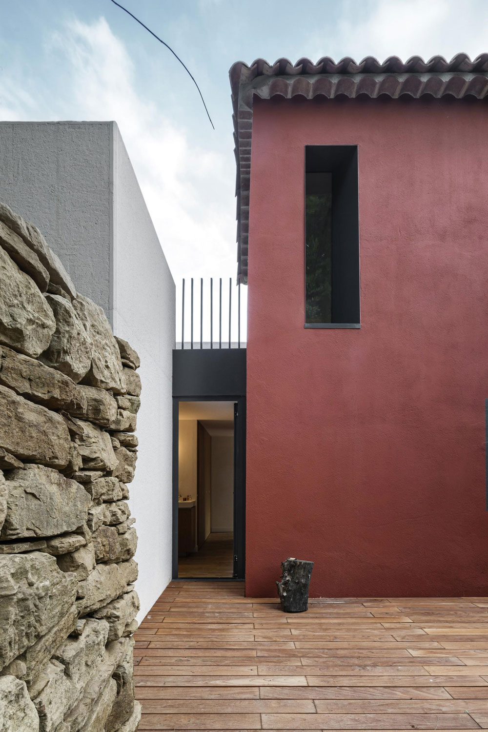 A Luminous and Elegant Contemporary Rural Home in Sclos de Contes, France by Cyril Chenebeau Architecte (10)