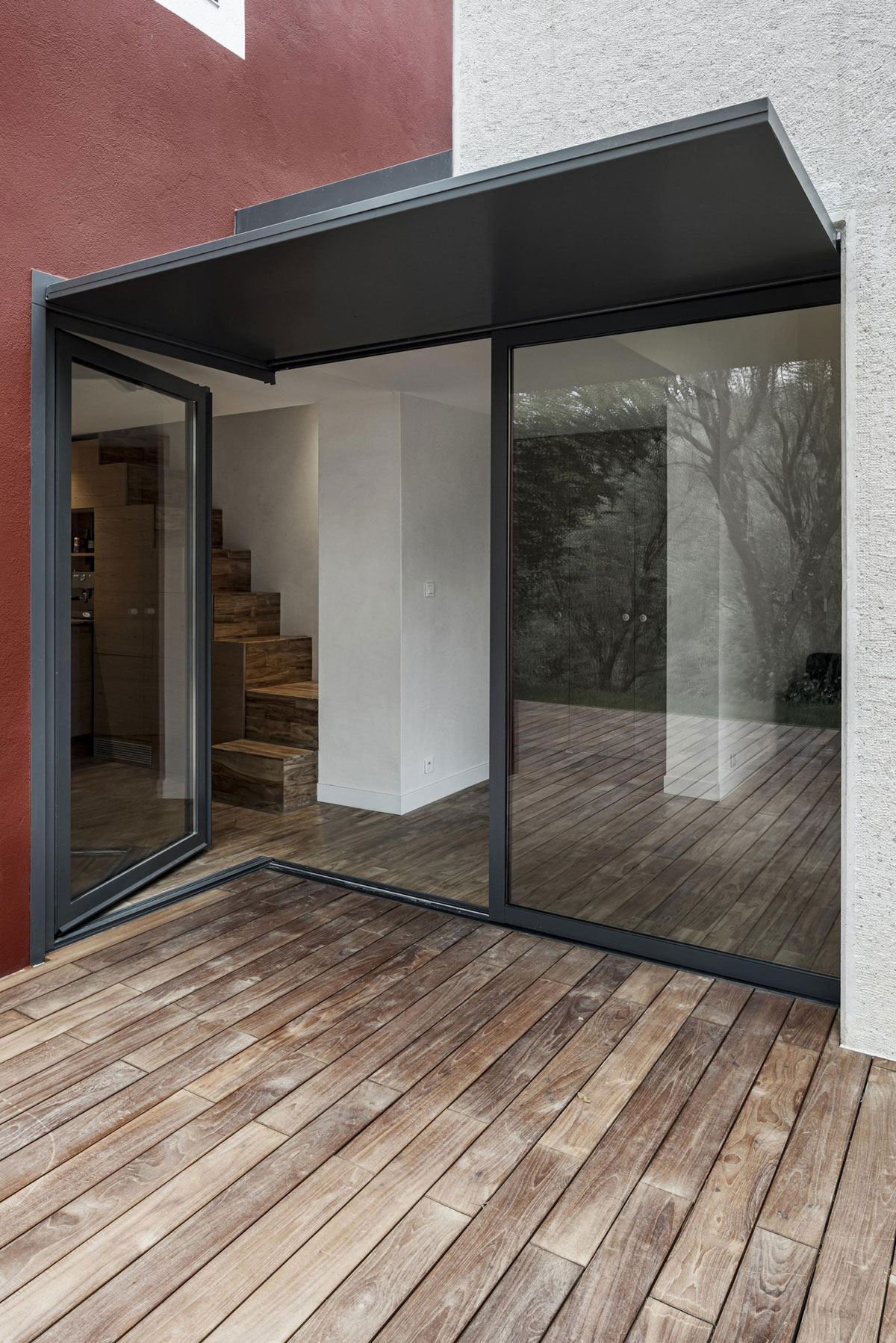 A Luminous and Elegant Contemporary Rural Home in Sclos de Contes, France by Cyril Chenebeau Architecte (12)