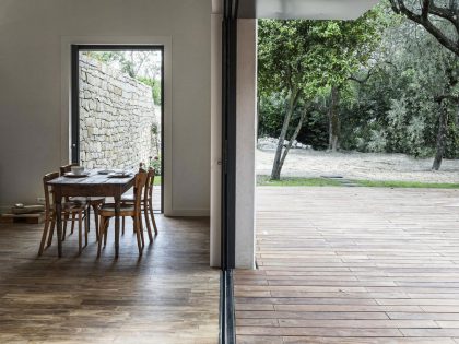 A Luminous and Elegant Contemporary Rural Home in Sclos de Contes, France by Cyril Chenebeau Architecte (17)