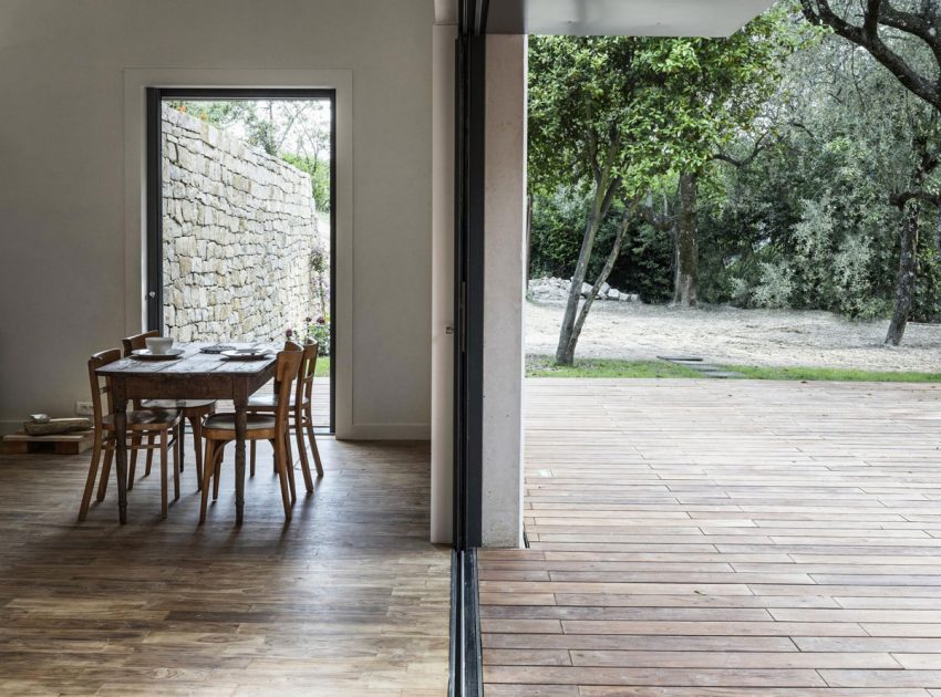 A Luminous and Elegant Contemporary Rural Home in Sclos de Contes, France by Cyril Chenebeau Architecte (17)