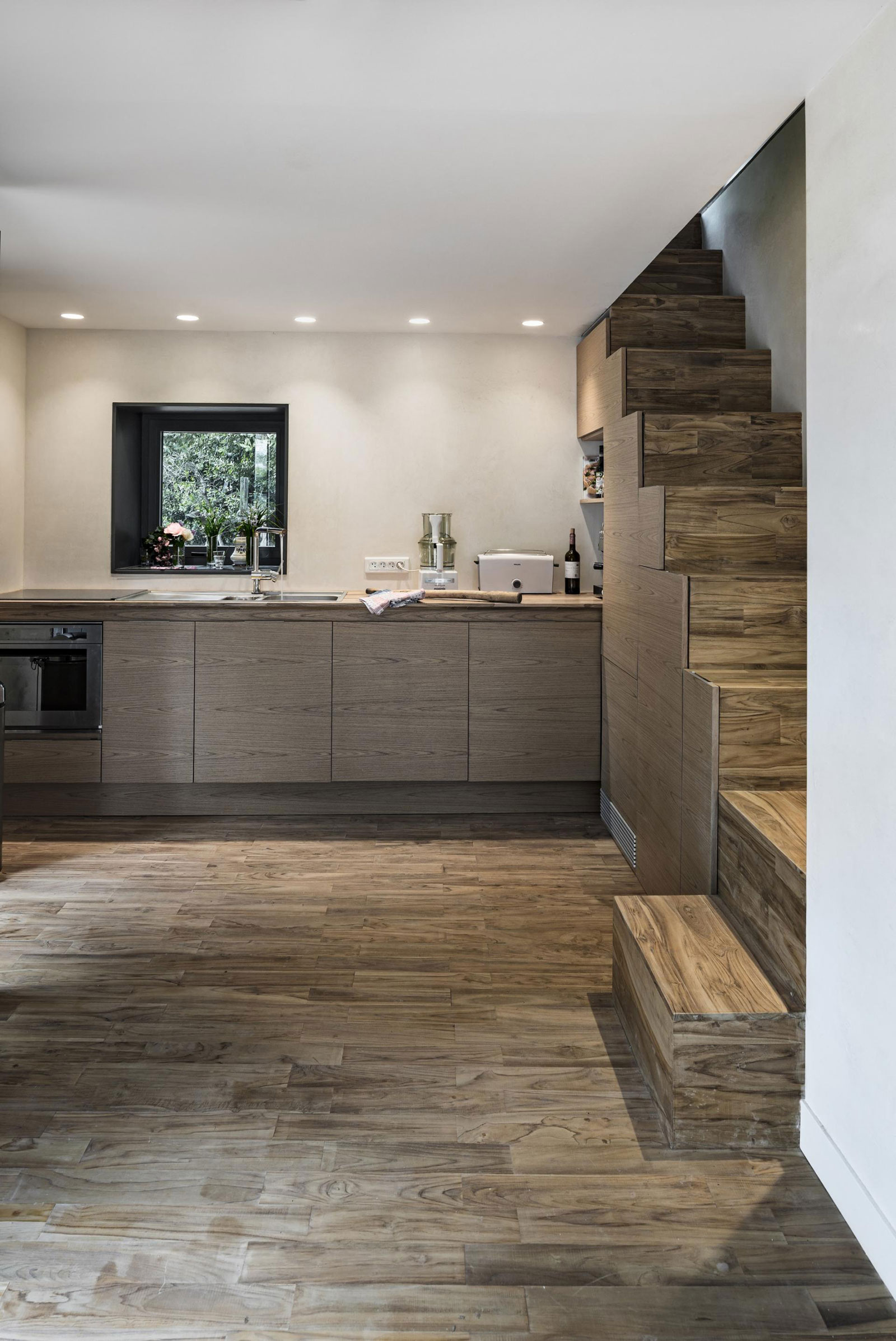 A Luminous and Elegant Contemporary Rural Home in Sclos de Contes, France by Cyril Chenebeau Architecte (19)