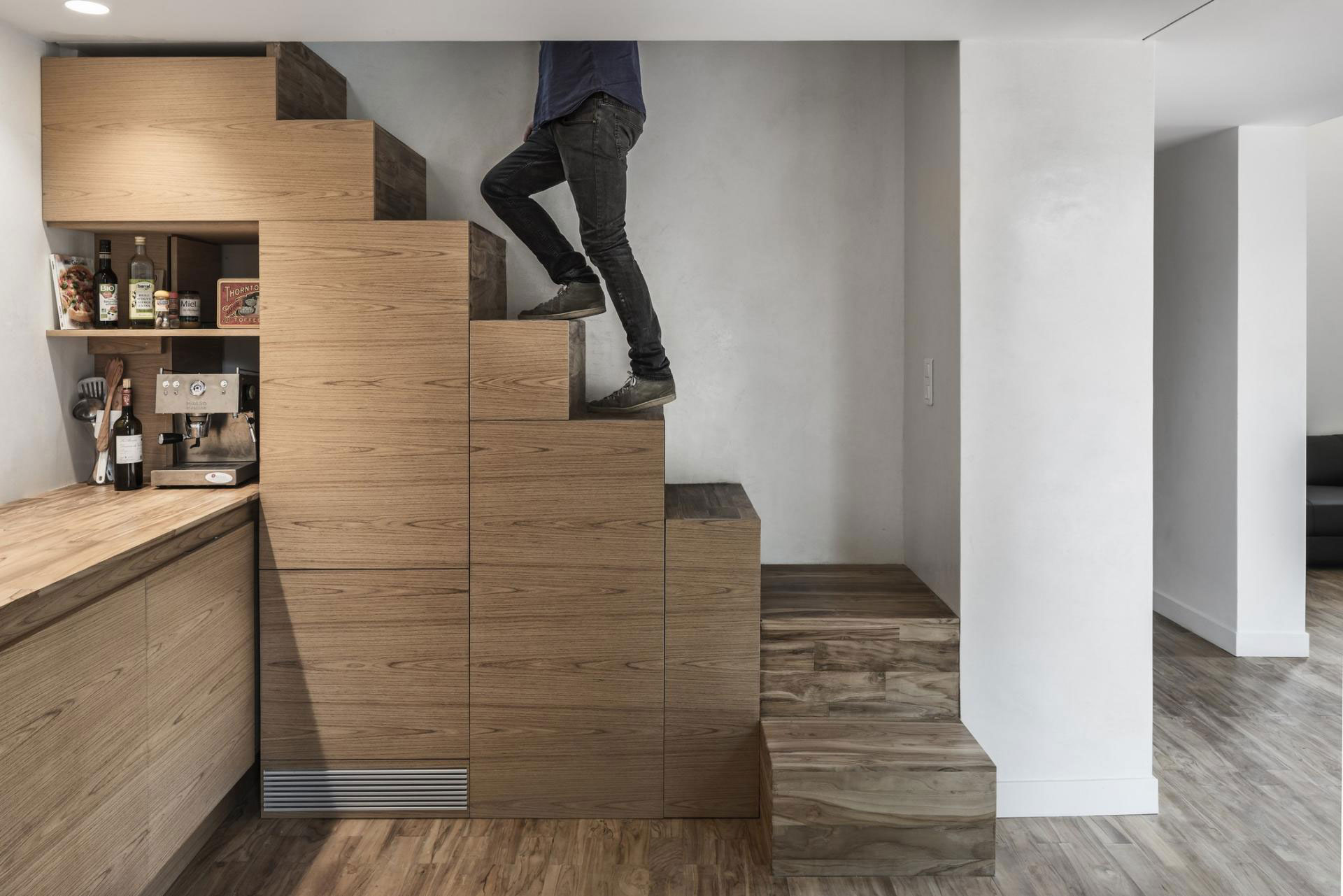 A Luminous and Elegant Contemporary Rural Home in Sclos de Contes, France by Cyril Chenebeau Architecte (20)