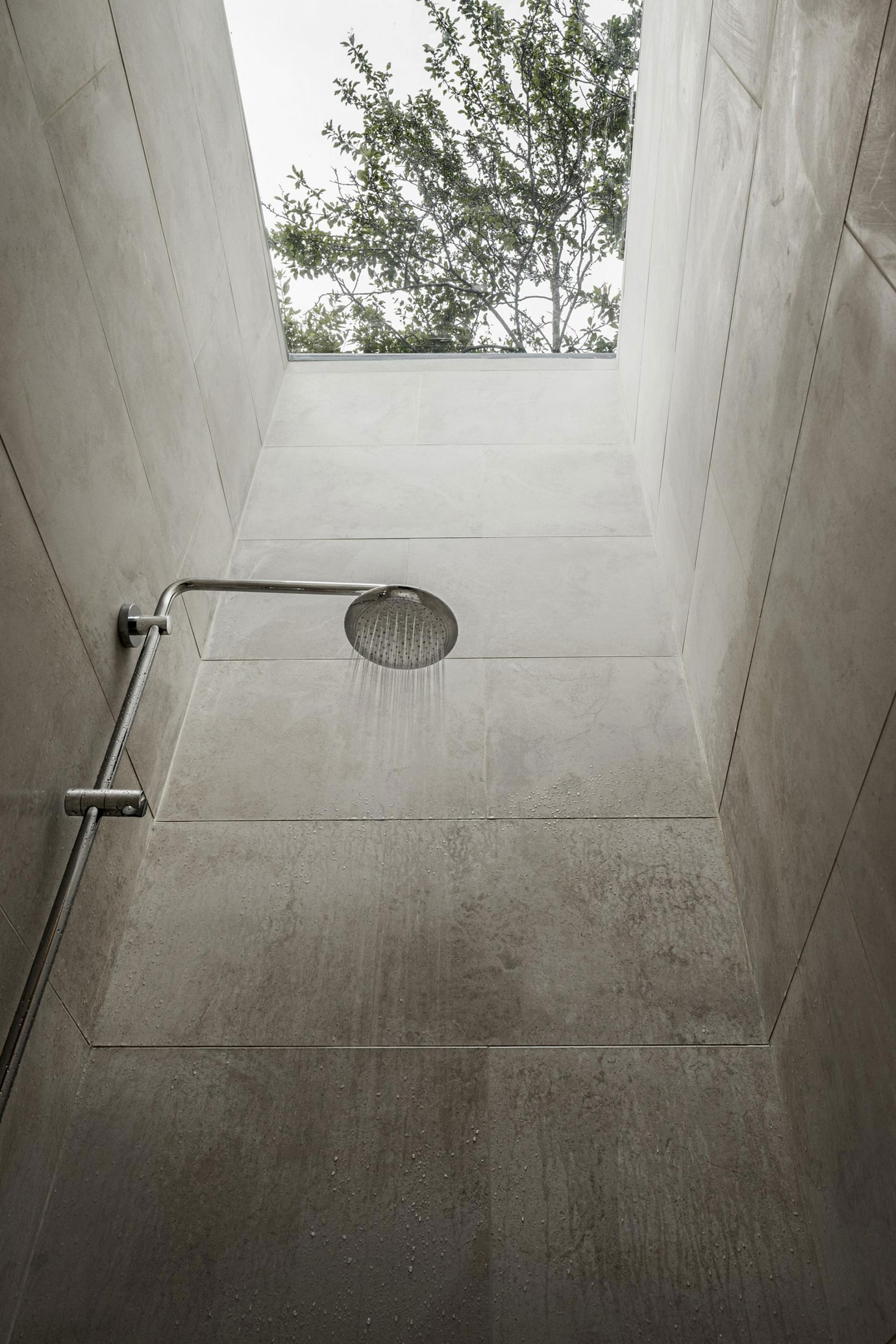 A Luminous and Elegant Contemporary Rural Home in Sclos de Contes, France by Cyril Chenebeau Architecte (22)